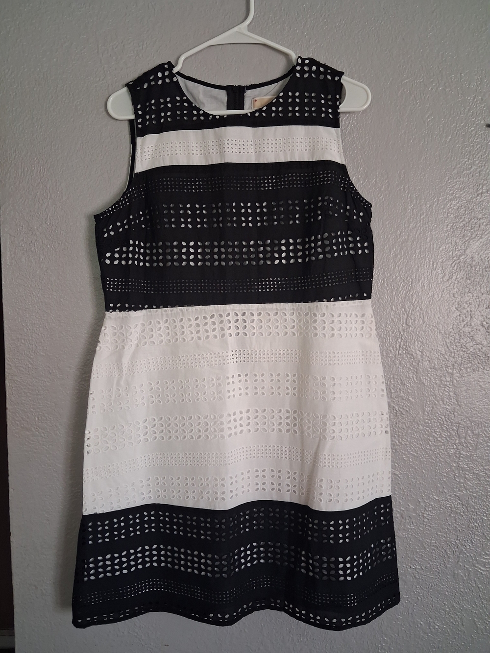 Miccael Kors Sleeveless Black and White Eyelet A-Line Dress 10